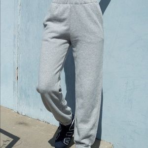 BRANDY MELVILLE GRAY SWEATPANTS